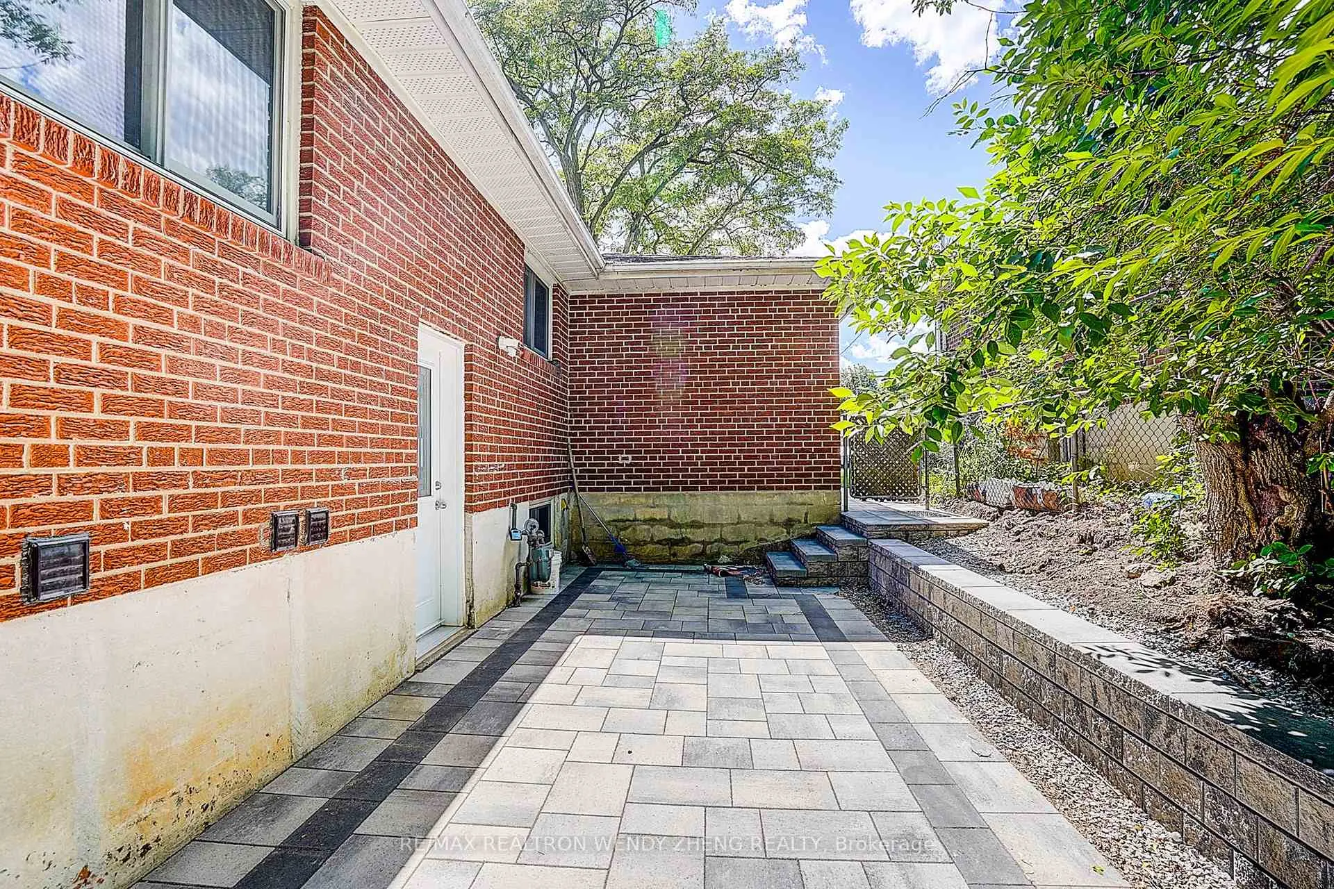Photo 45 of 47 Sherwood Forest Drive, Markham, Bullock — HOMEH