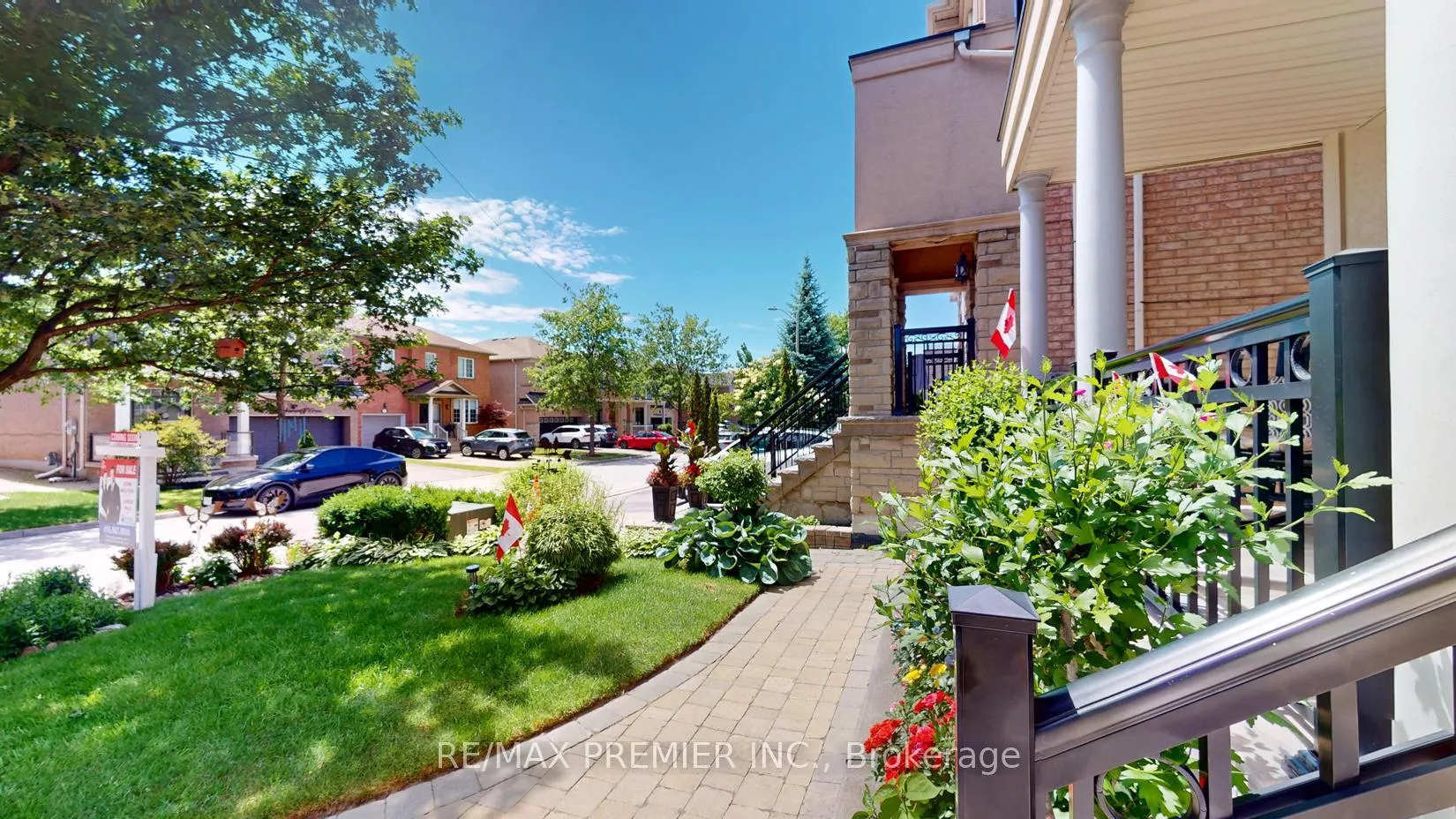 Photo 2 of 32 Timberwolf Crescent, Vaughan, Vellore Village — HOMEH