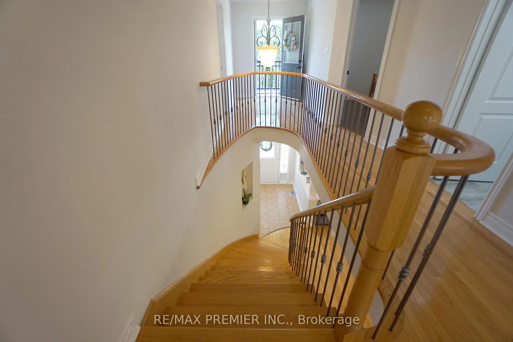 Photo 9 of 32 Timberwolf Crescent, Vaughan, Vellore Village — HOMEH