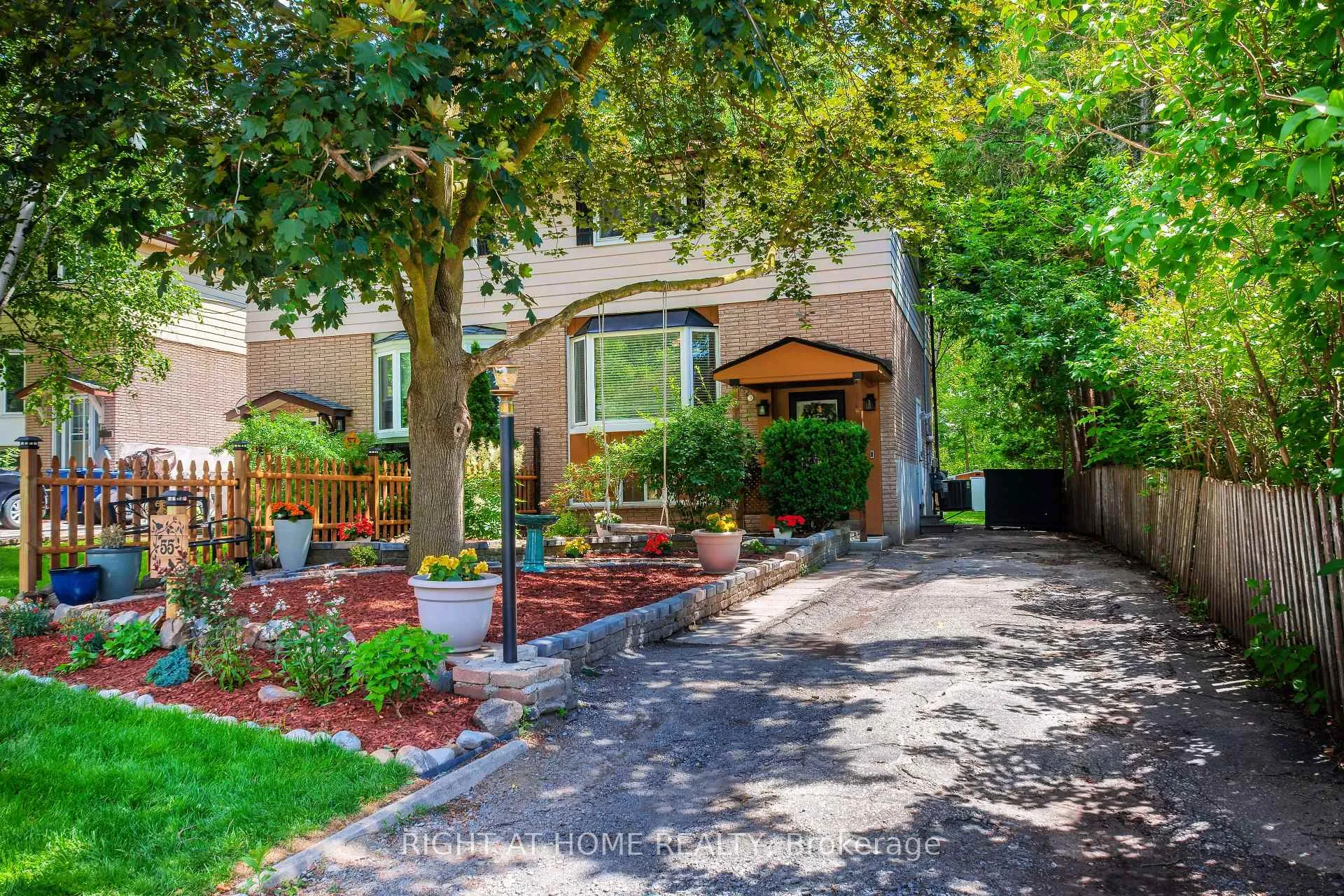 Photo 3 of 55 Hillview Drive, Newmarket, Bristol-London — HOMEH