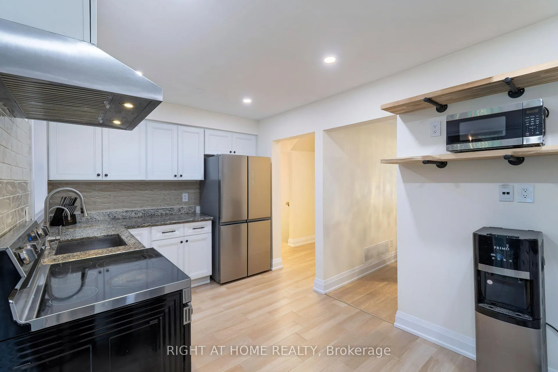 Photo 15 of 55 Hillview Drive, Newmarket, Bristol-London — HOMEH