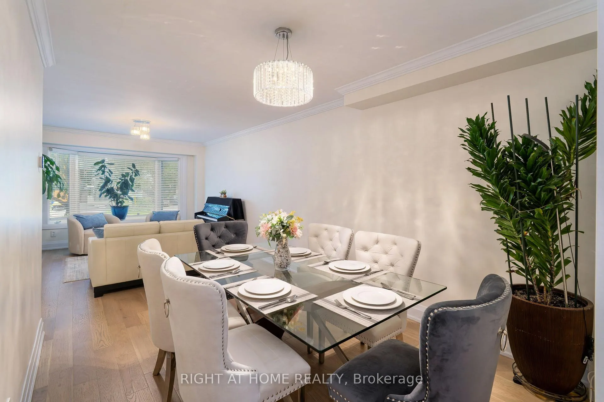 Photo 19 of 55 Hillview Drive, Newmarket, Bristol-London — HOMEH