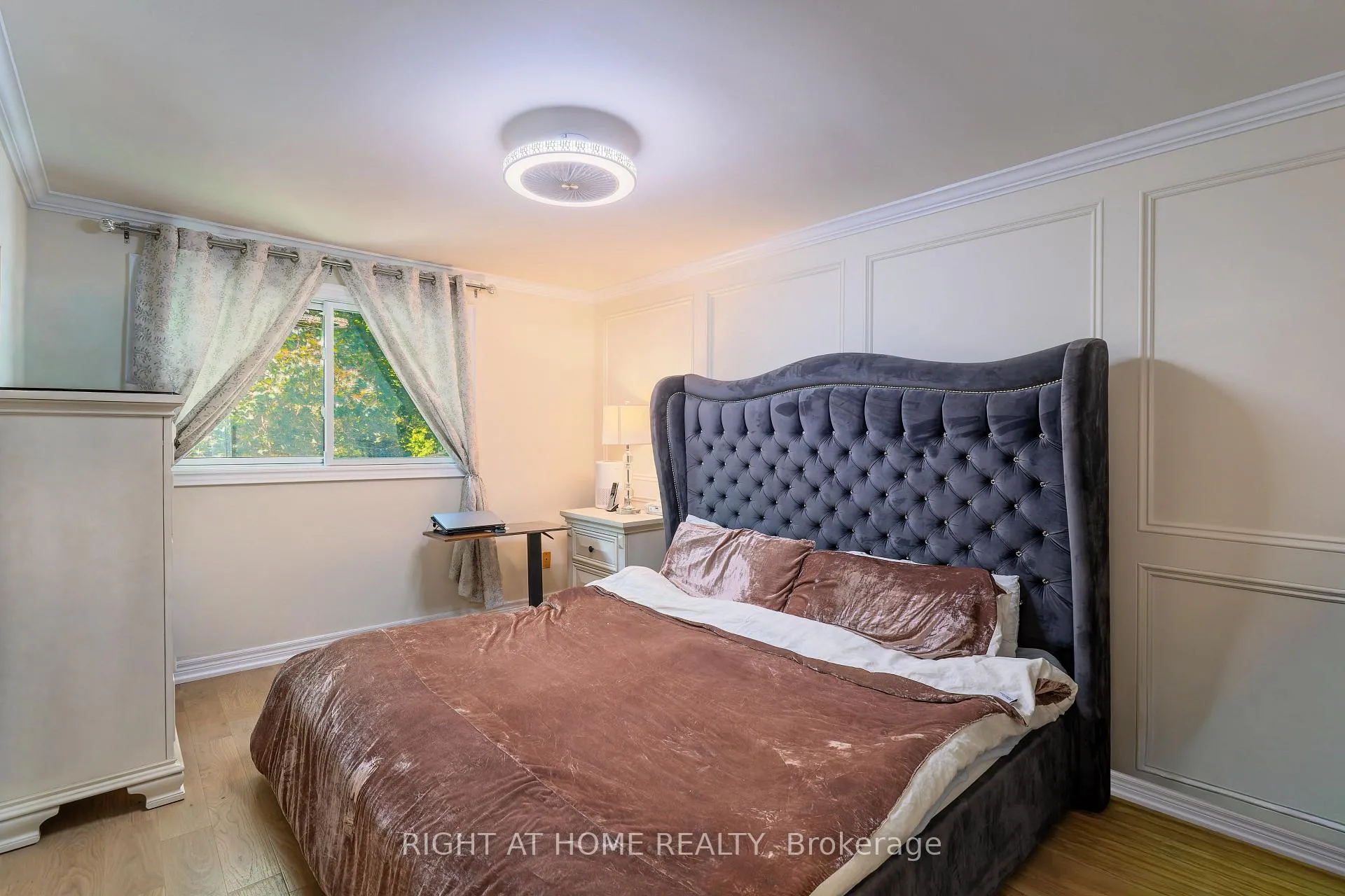 Photo 23 of 55 Hillview Drive, Newmarket, Bristol-London — HOMEH