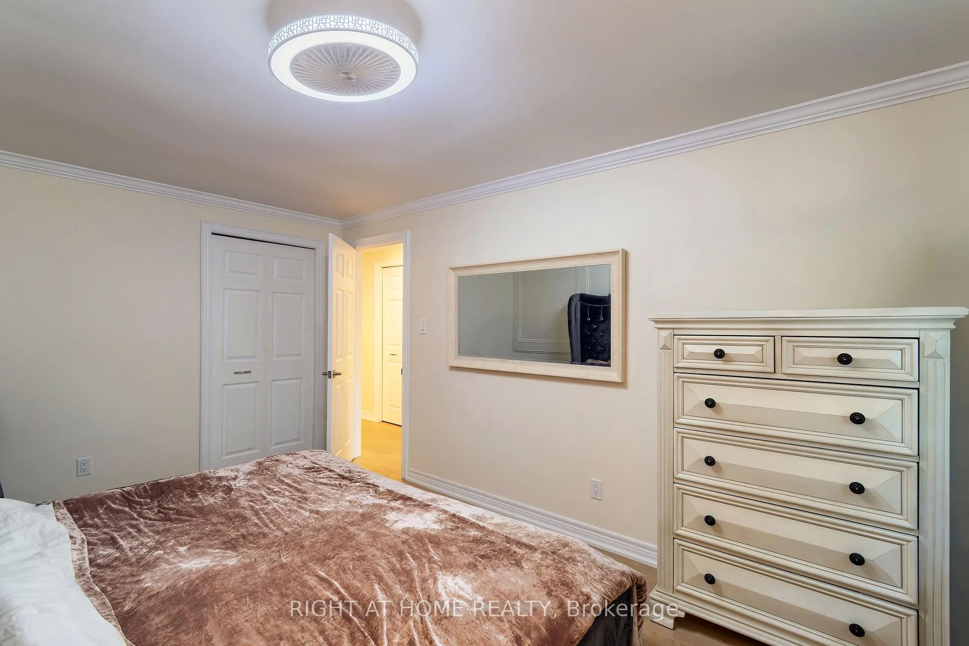 Photo 24 of 55 Hillview Drive, Newmarket, Bristol-London — HOMEH