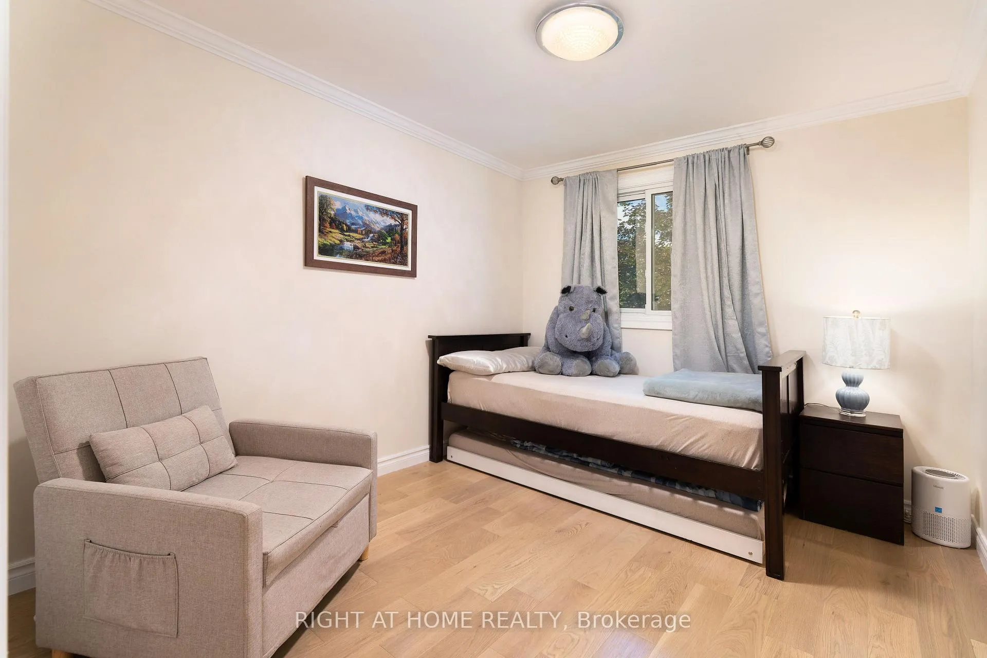Photo 25 of 55 Hillview Drive, Newmarket, Bristol-London — HOMEH