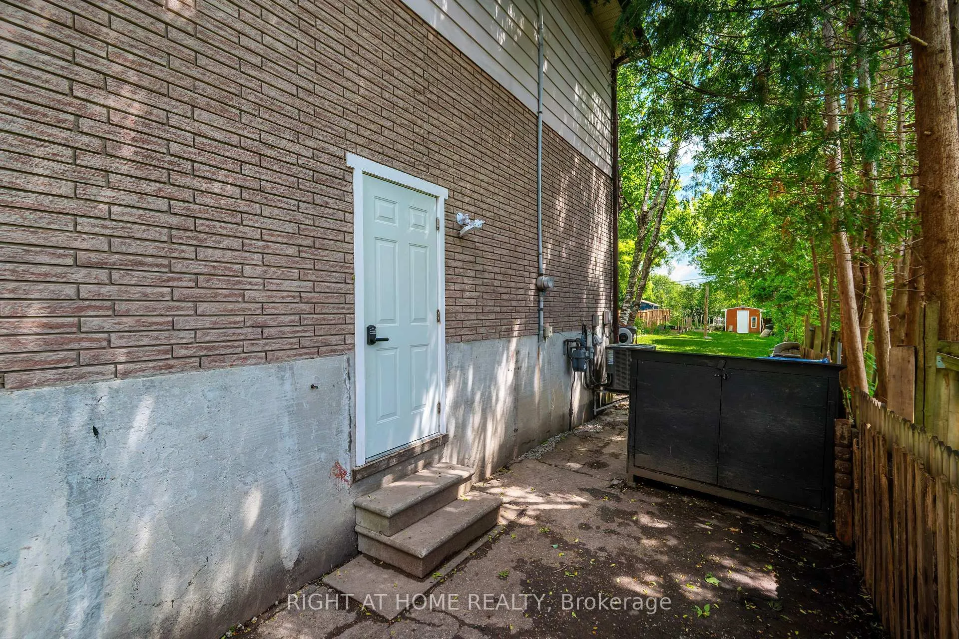 Photo 35 of 55 Hillview Drive, Newmarket, Bristol-London — HOMEH