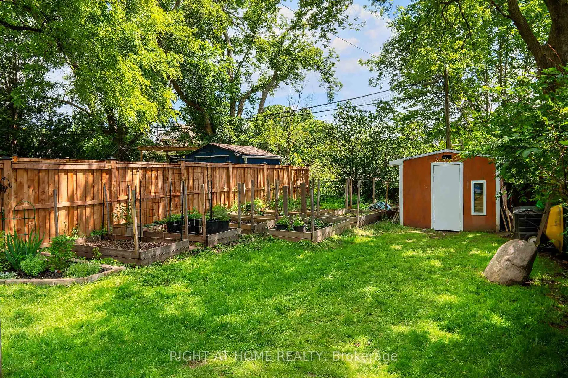 Photo 37 of 55 Hillview Drive, Newmarket, Bristol-London — HOMEH