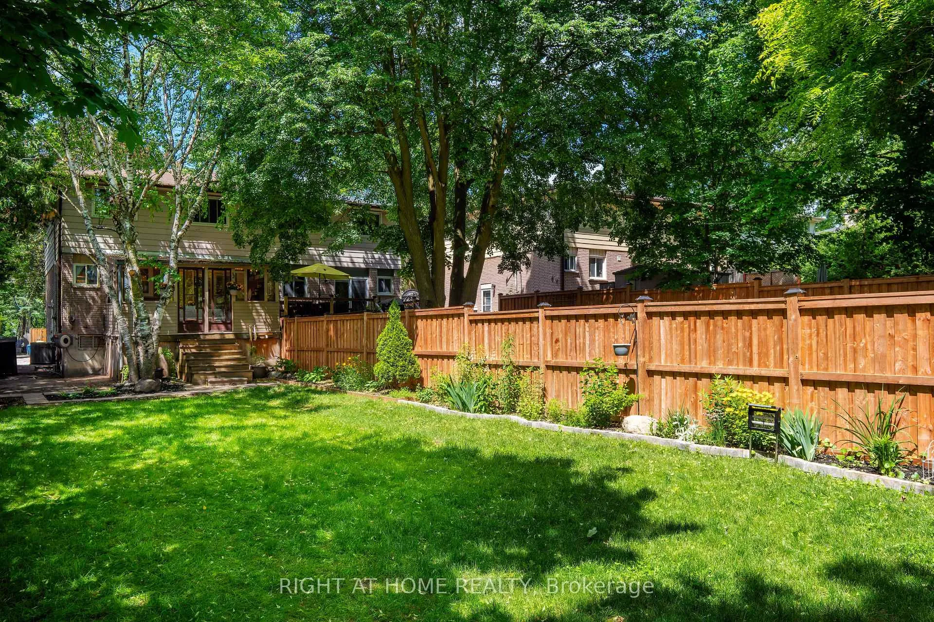 Photo 41 of 55 Hillview Drive, Newmarket, Bristol-London — HOMEH
