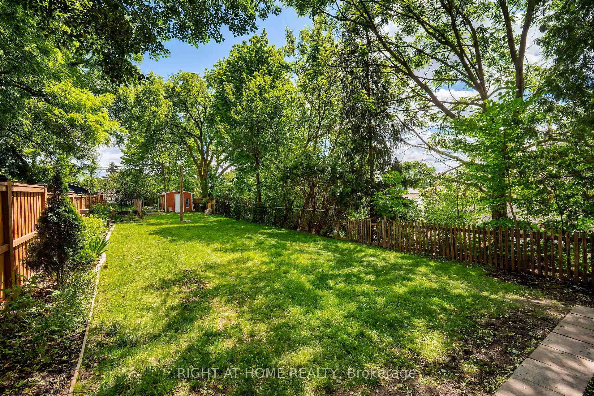 Photo 42 of 55 Hillview Drive, Newmarket, Bristol-London — HOMEH