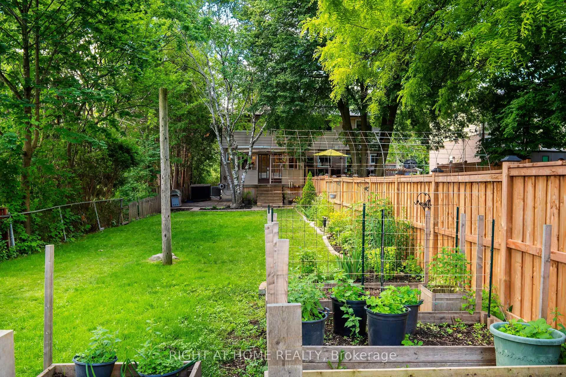 Photo 43 of 55 Hillview Drive, Newmarket, Bristol-London — HOMEH