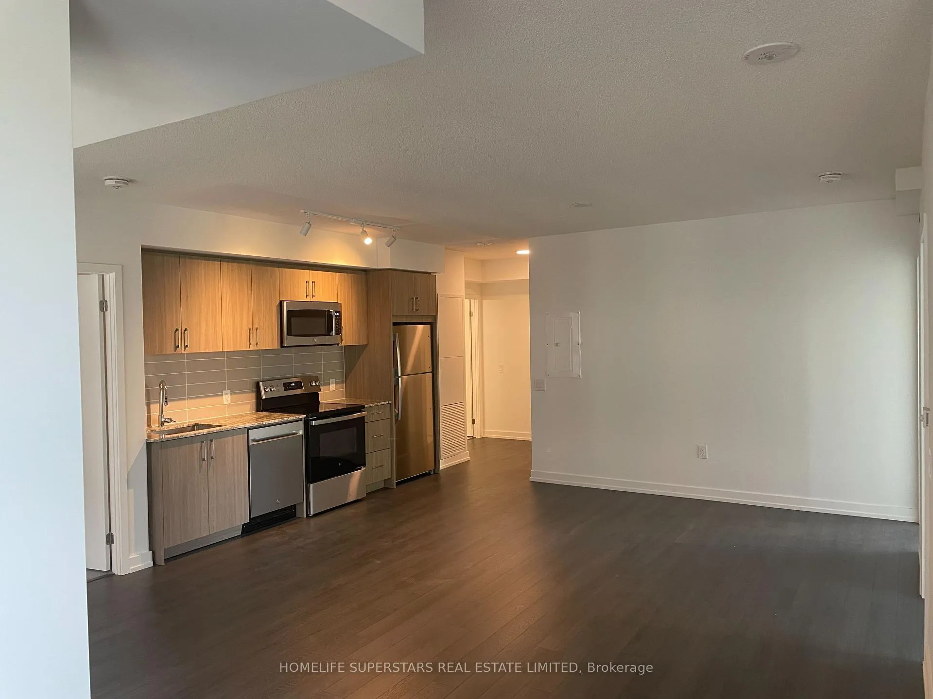 Photo 4 of Unit 315, 4010 Eglinton Avenue W, Etobicoke, Humber Heights — HOMEH