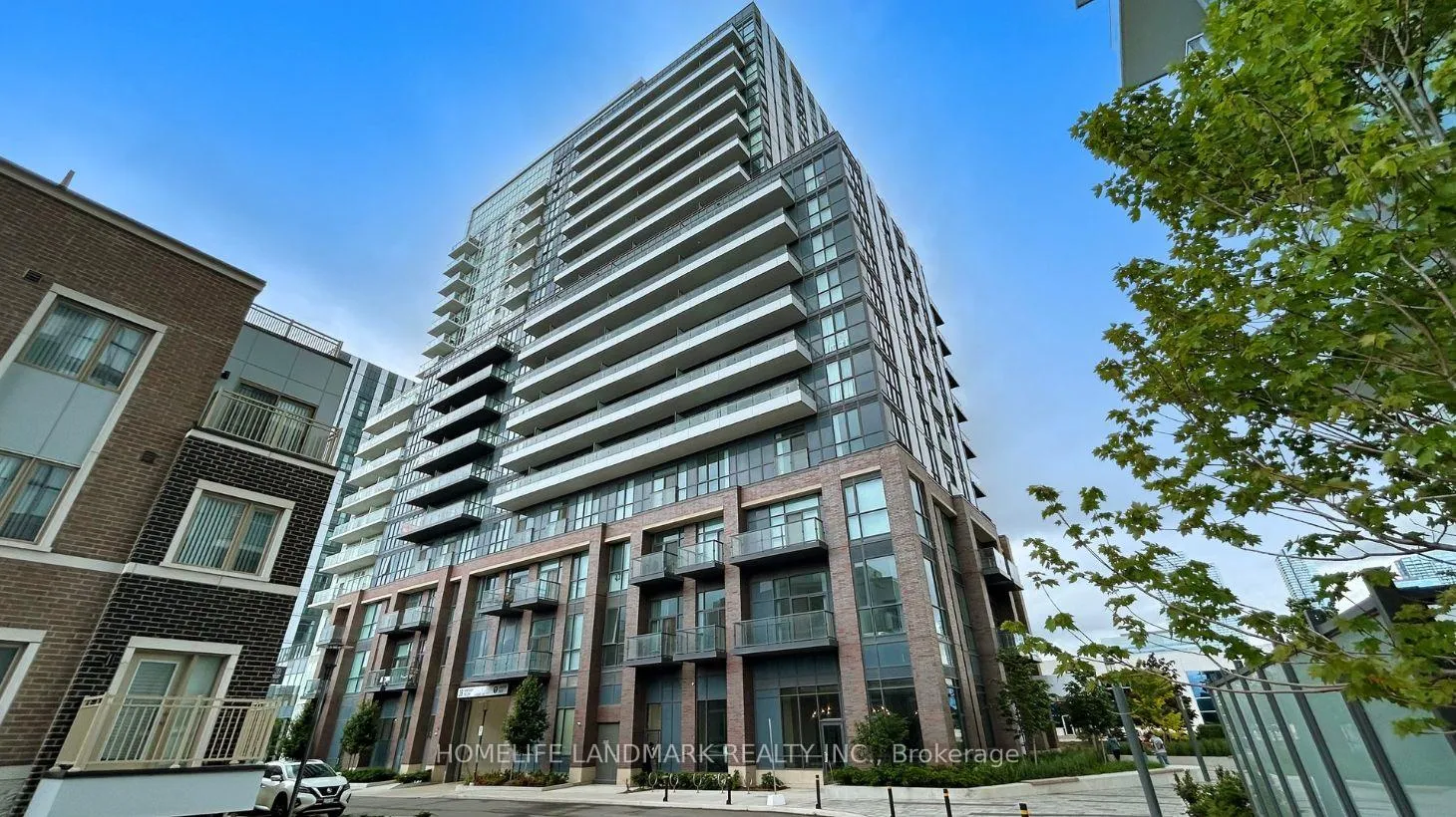 Photo 3 of Unit 1903, 38 Honeycrisp Crescent, Vaughan, Vaughan Corporate Centre — HOMEH
