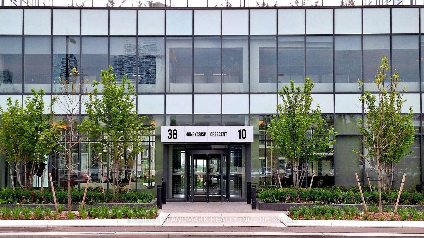 Photo 4 of Unit 1903, 38 Honeycrisp Crescent, Vaughan, Vaughan Corporate Centre — HOMEH