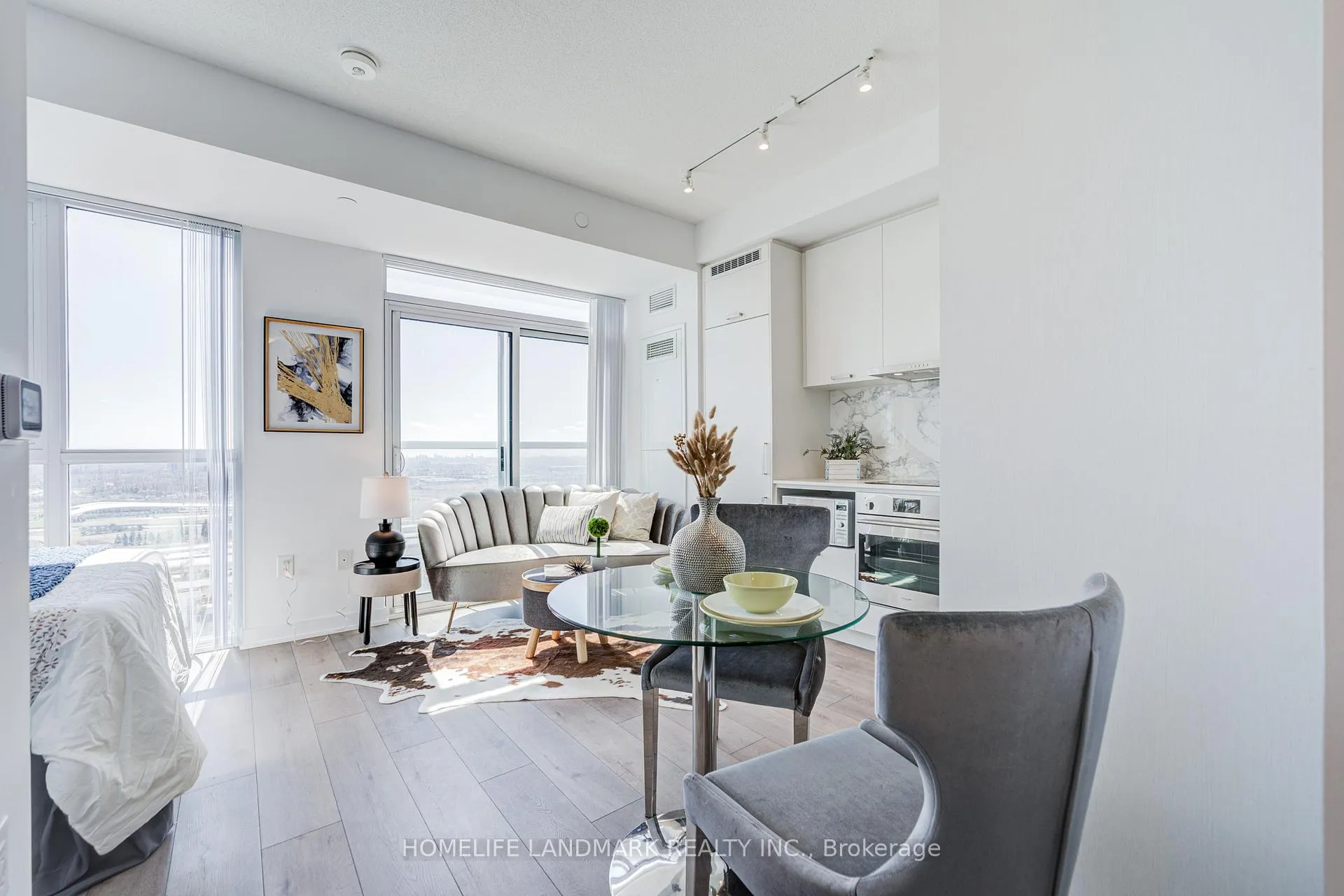 Photo 16 of Unit 1903, 38 Honeycrisp Crescent, Vaughan, Vaughan Corporate Centre — HOMEH