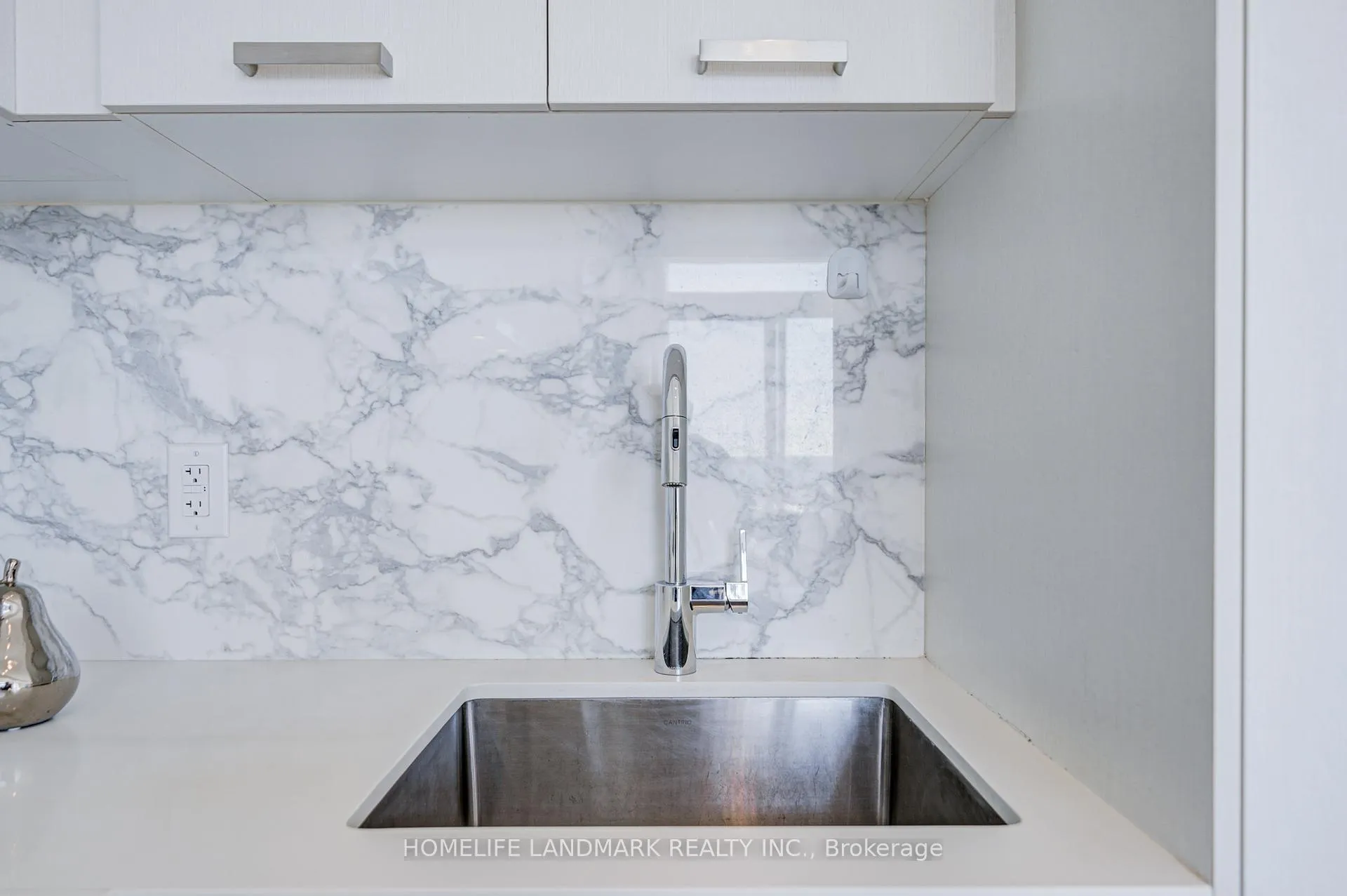 Photo 23 of Unit 1903, 38 Honeycrisp Crescent, Vaughan, Vaughan Corporate Centre — HOMEH
