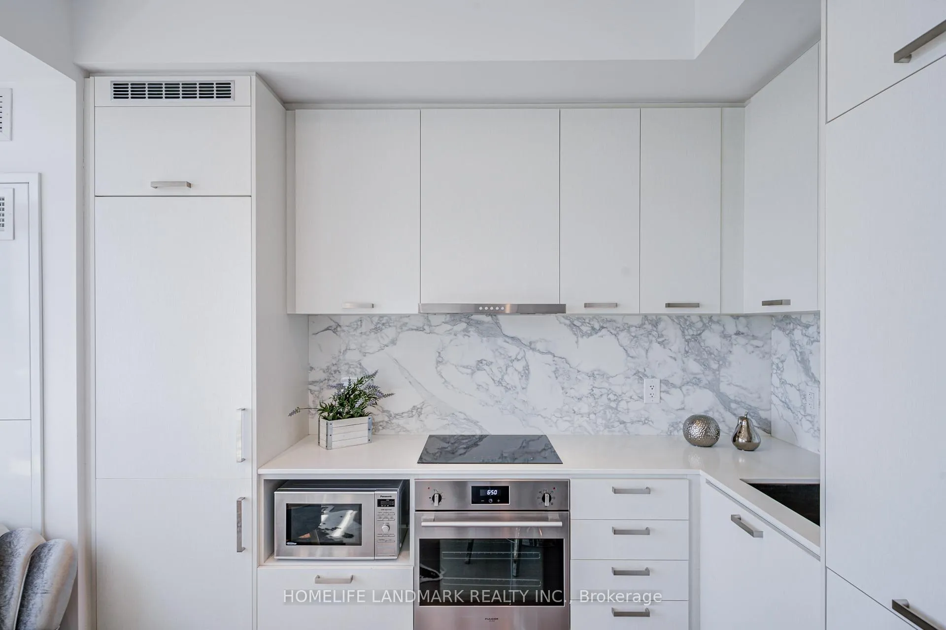 Photo 28 of Unit 1903, 38 Honeycrisp Crescent, Vaughan, Vaughan Corporate Centre — HOMEH
