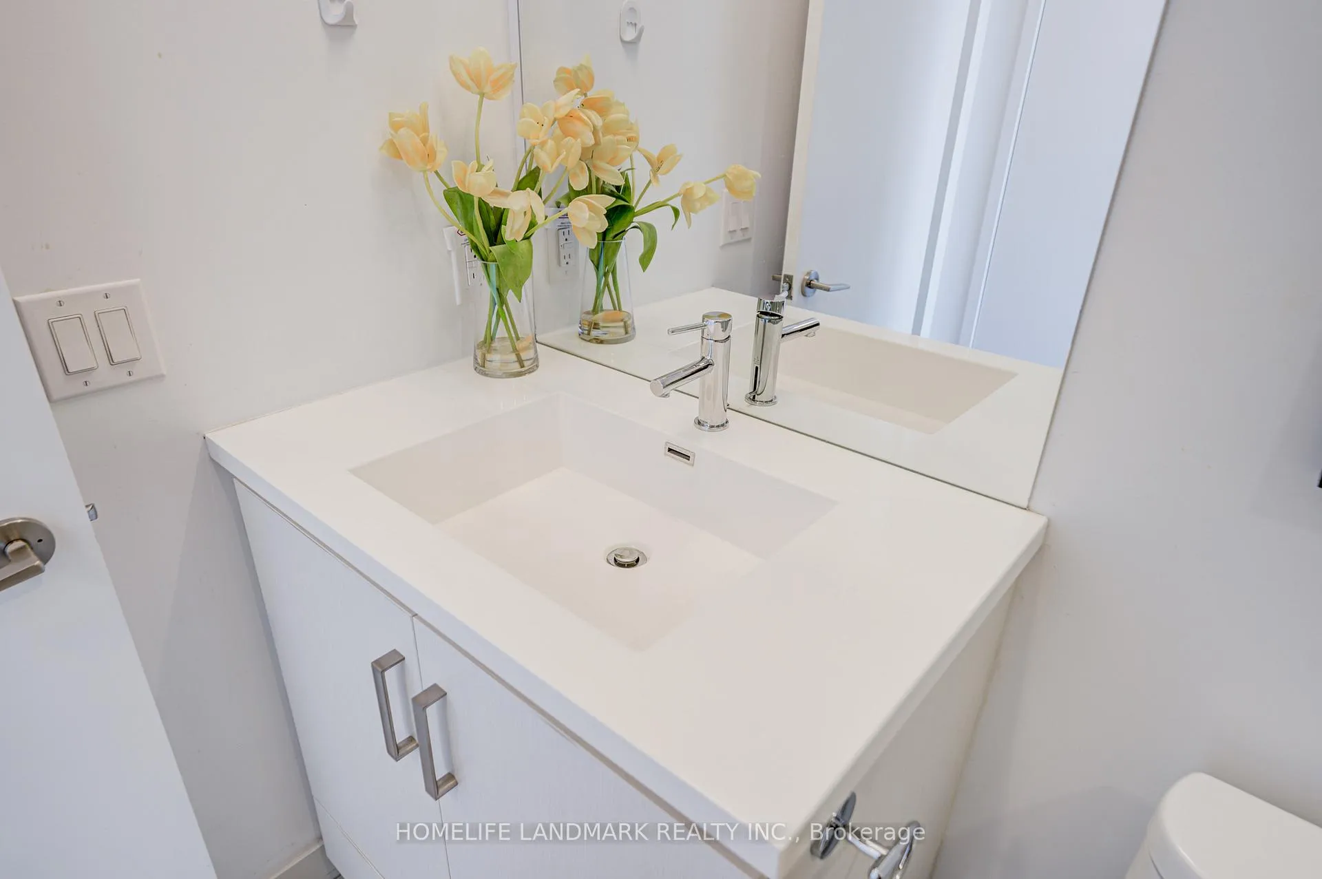Photo 37 of Unit 1903, 38 Honeycrisp Crescent, Vaughan, Vaughan Corporate Centre — HOMEH