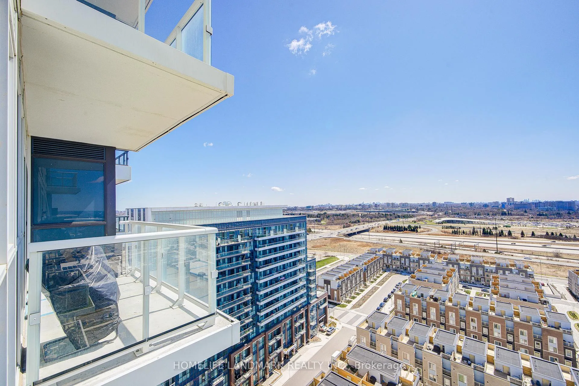 Photo 42 of Unit 1903, 38 Honeycrisp Crescent, Vaughan, Vaughan Corporate Centre — HOMEH