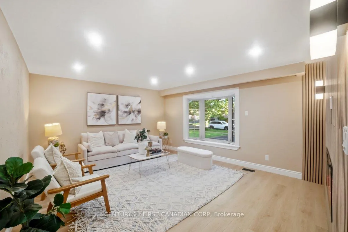 Photo 4 of 7263 Maywood Street, Niagara Falls, Morrison — HOMEH