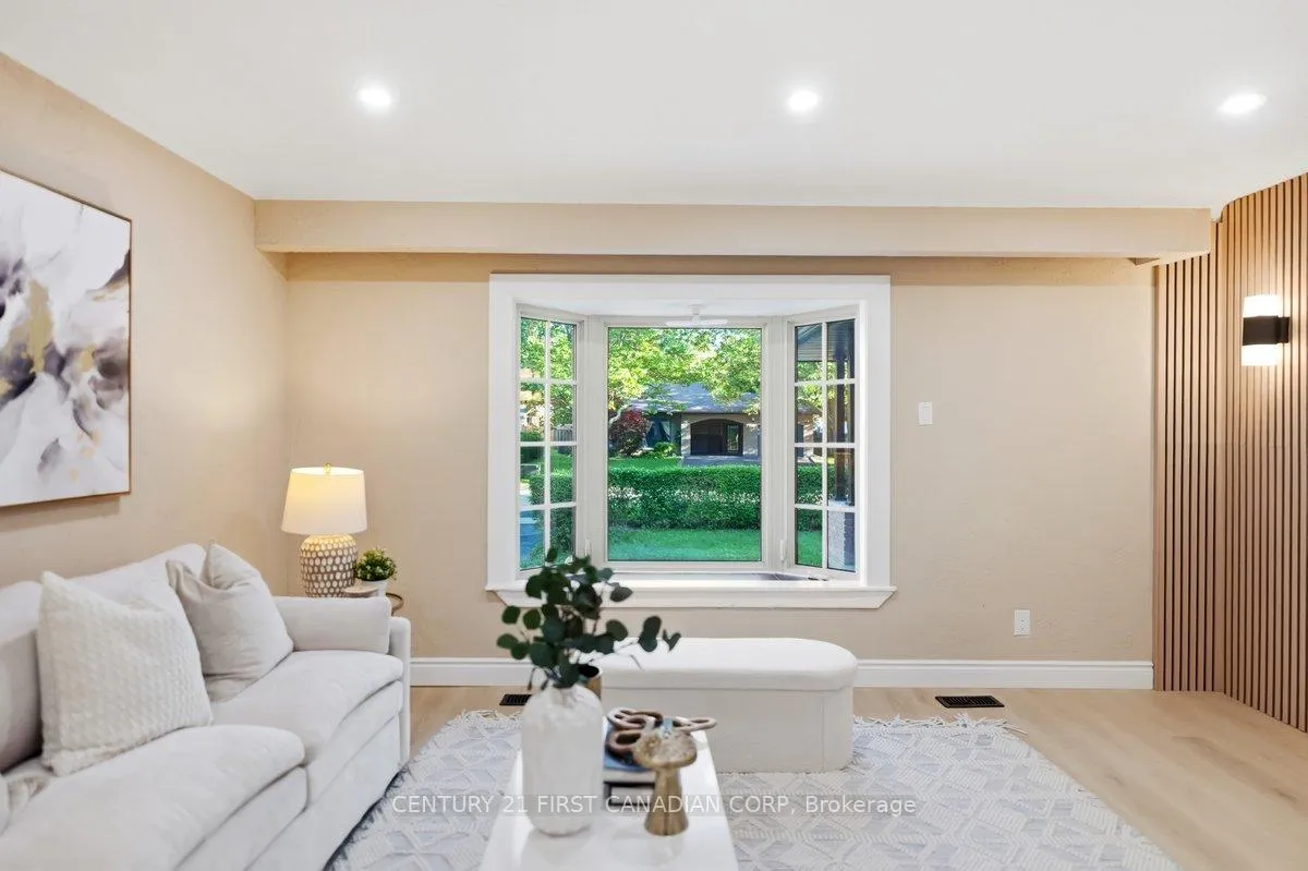 Photo 5 of 7263 Maywood Street, Niagara Falls, Morrison — HOMEH