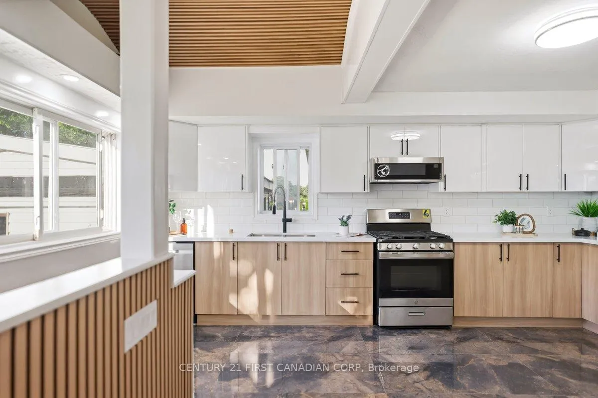 Photo 10 of 7263 Maywood Street, Niagara Falls, Morrison — HOMEH