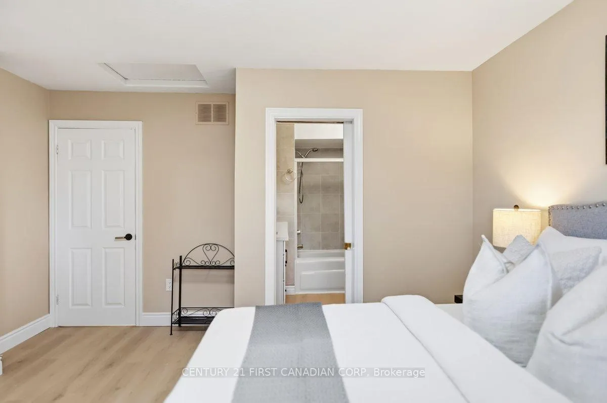 Photo 17 of 7263 Maywood Street, Niagara Falls, Morrison — HOMEH