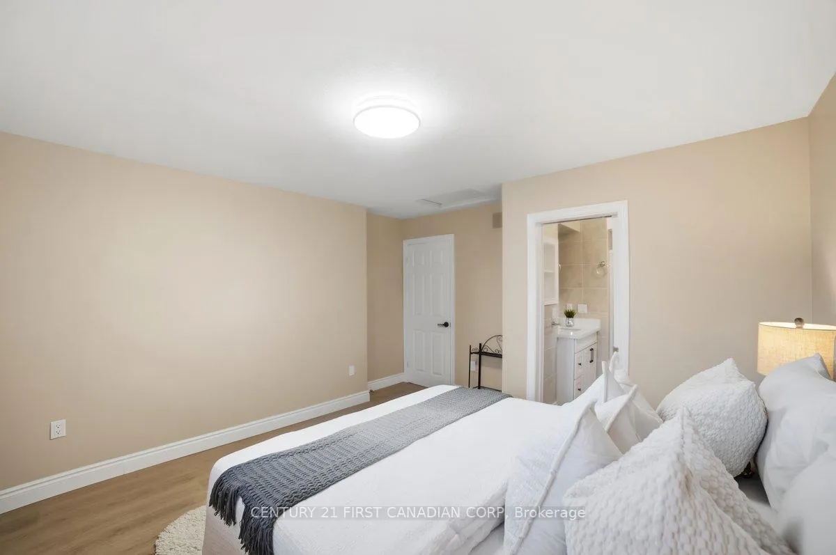 Photo 18 of 7263 Maywood Street, Niagara Falls, Morrison — HOMEH