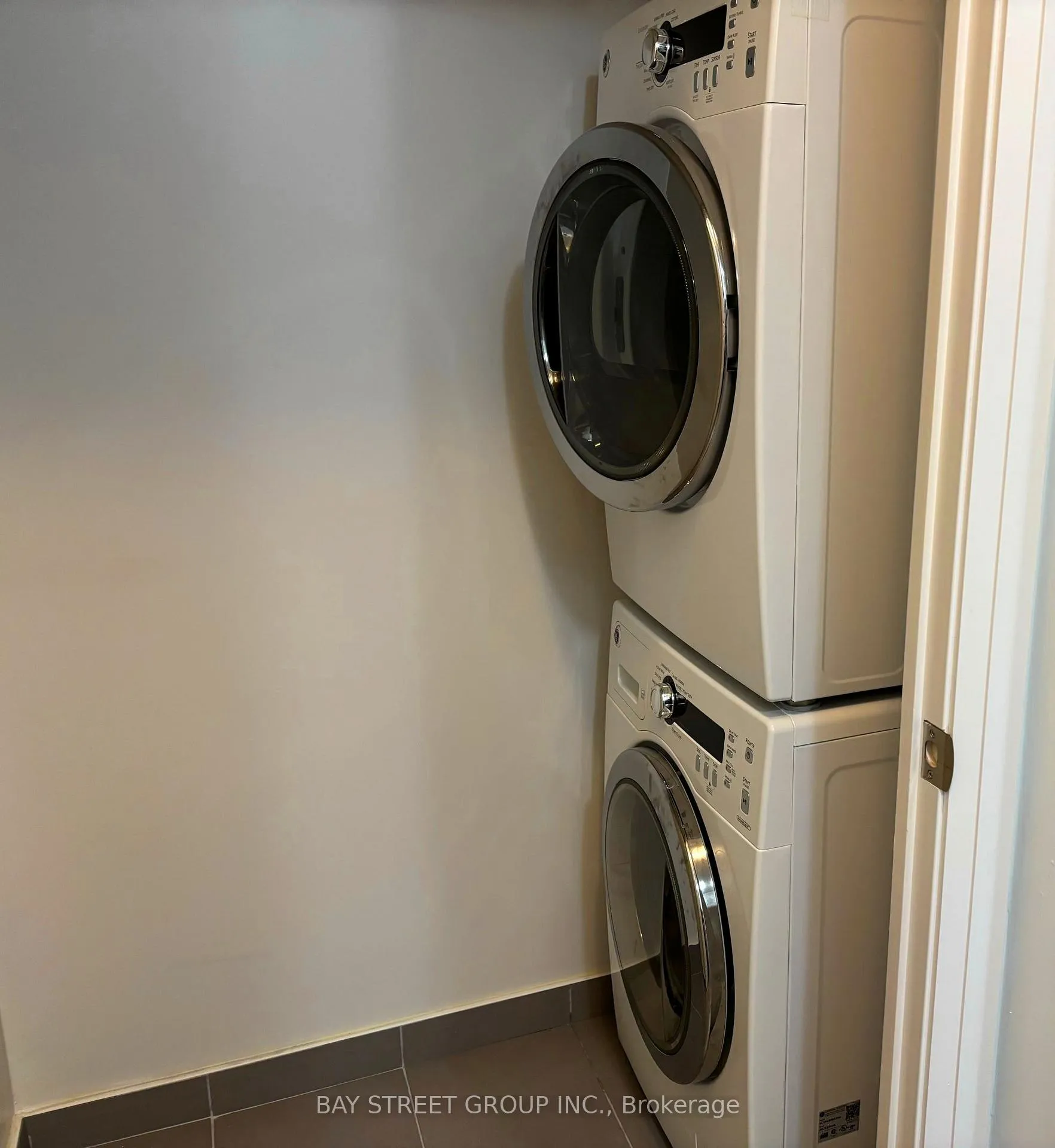 Photo 2 of Unit 608, 8200 Birchmount Road, Markham, Unionville — HOMEH
