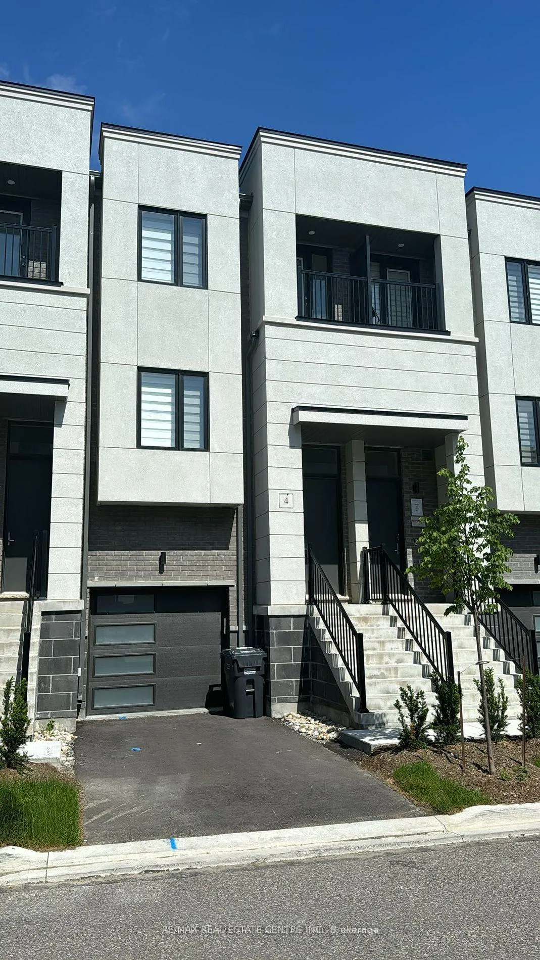 Photo 1 of 4 Heathrow Lane, Caledon, Bolton East — HOMEH