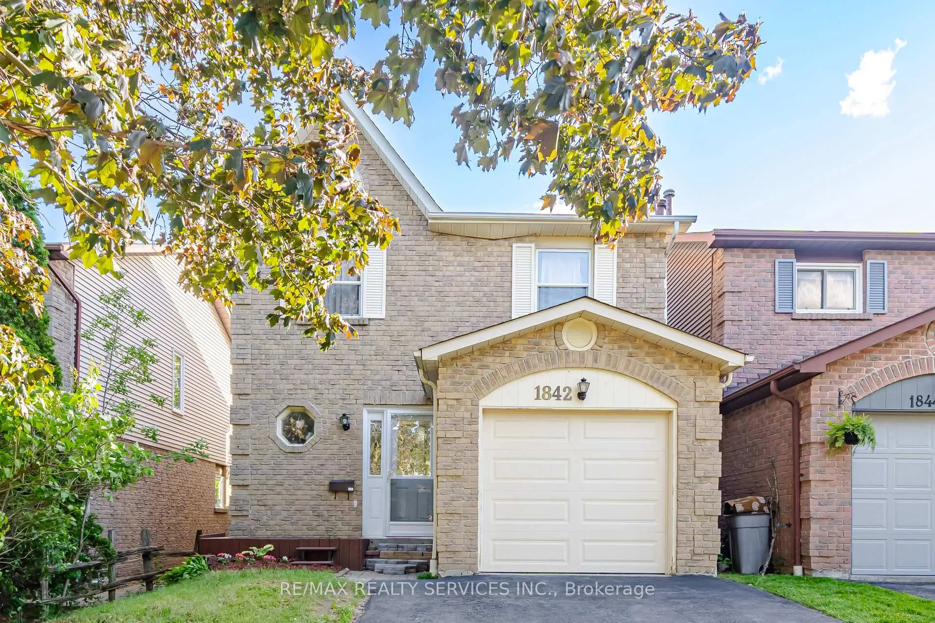 Photo 2 of 1842 Cricket Lane, Pickering, Amberlea — HOMEH