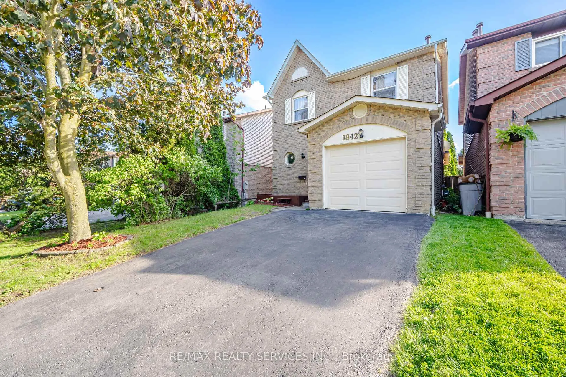 Photo 3 of 1842 Cricket Lane, Pickering, Amberlea — HOMEH