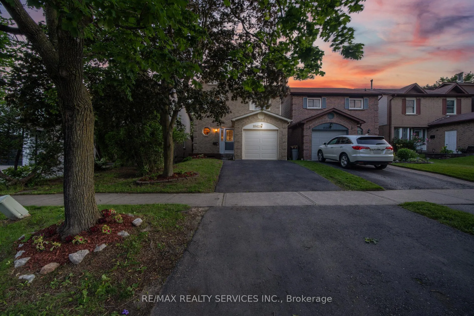 Photo 4 of 1842 Cricket Lane, Pickering, Amberlea — HOMEH