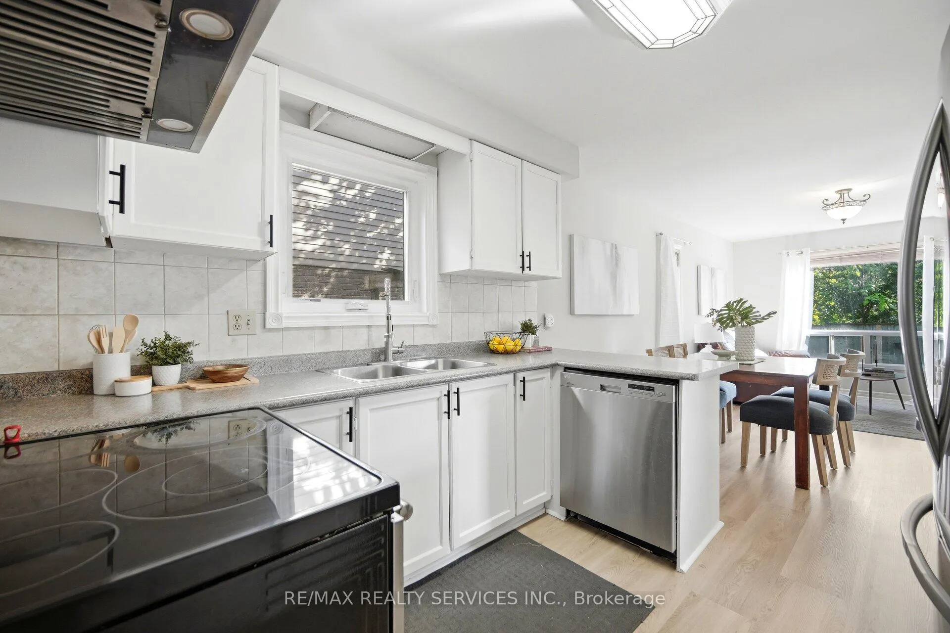 Photo 17 of 1842 Cricket Lane, Pickering, Amberlea — HOMEH