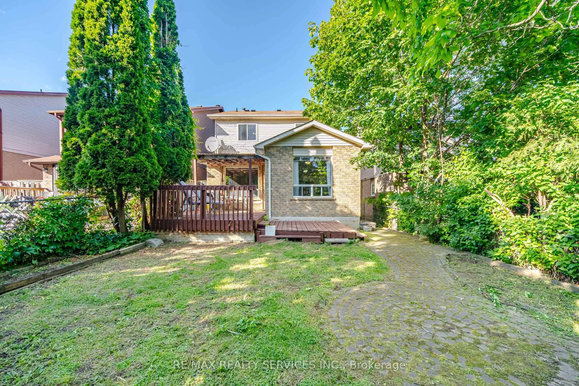 Photo 42 of 1842 Cricket Lane, Pickering, Amberlea — HOMEH