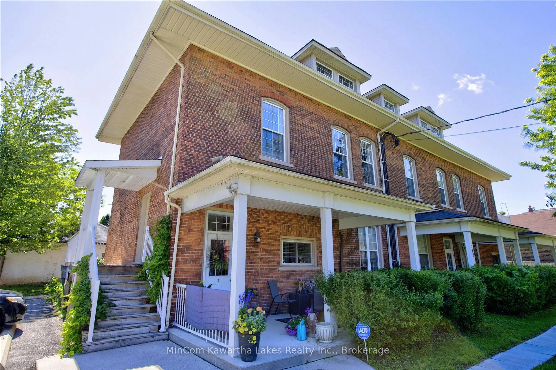 Photo 2 of Unit 4, 760 George Street N, Peterborough, Northcrest Ward 5 — HOMEH