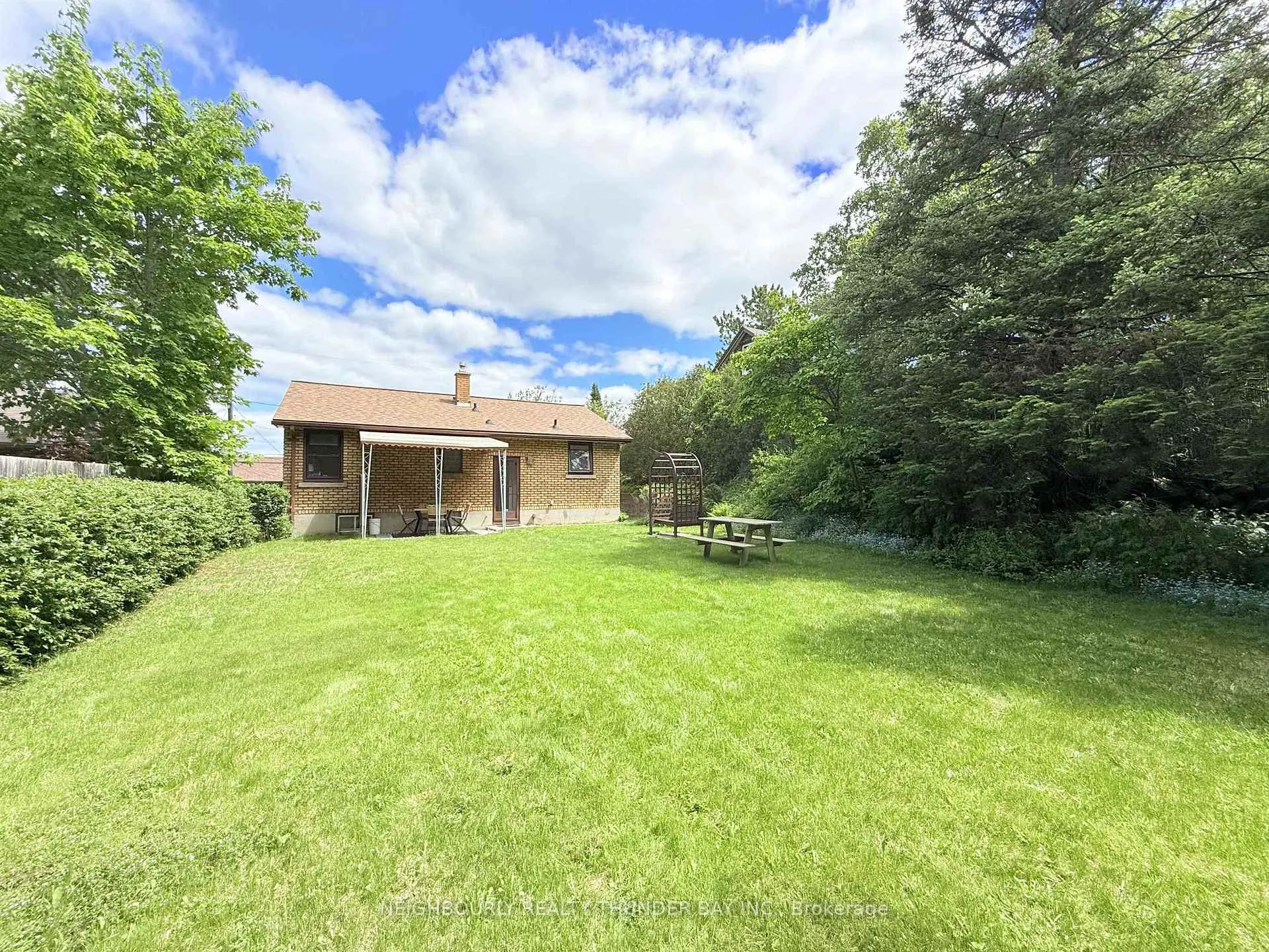 Photo 5 of 37 Elizabeth Street, Thunder Bay, College Heights — HOMEH