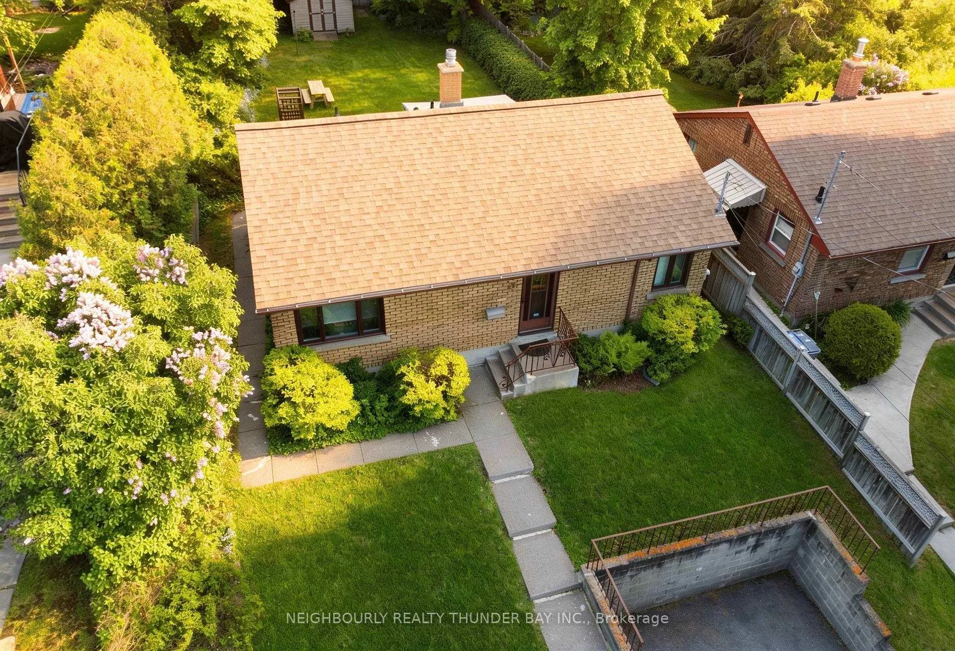 Photo 21 of 37 Elizabeth Street, Thunder Bay, College Heights — HOMEH