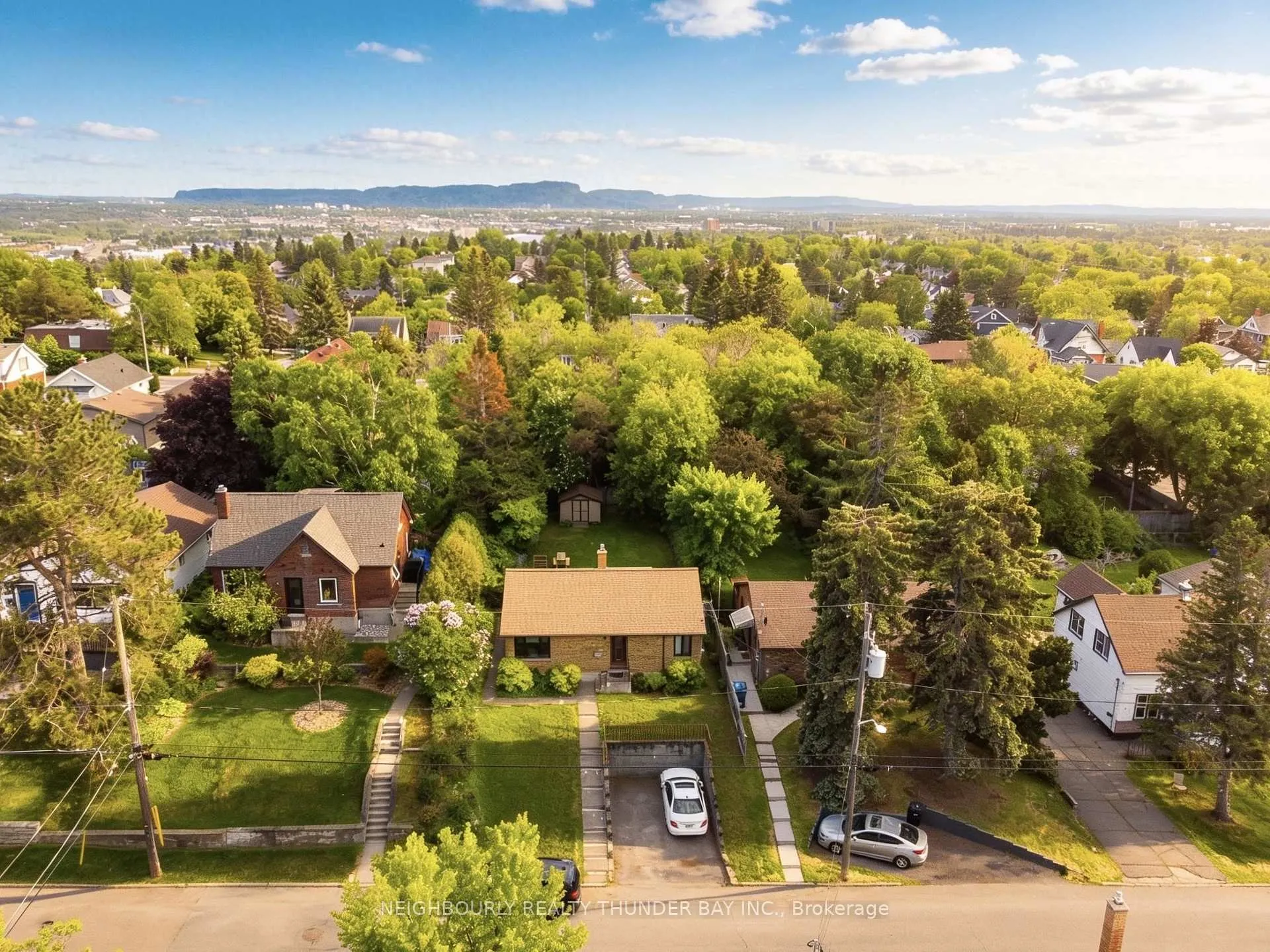 Photo 24 of 37 Elizabeth Street, Thunder Bay, College Heights — HOMEH