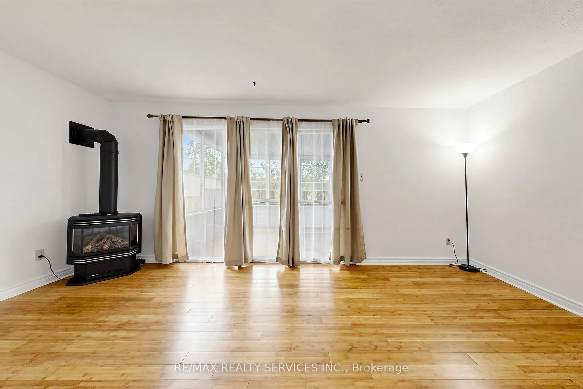 Photo 7 of 41 Huntingwood Crescent, Brampton, Central Park — HOMEH