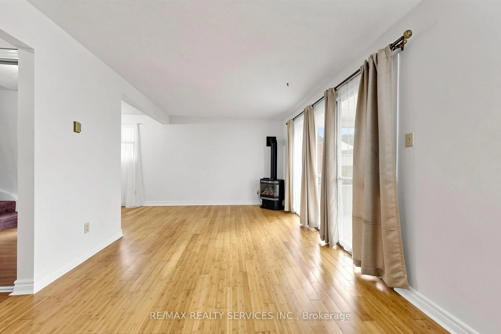 Photo 9 of 41 Huntingwood Crescent, Brampton, Central Park — HOMEH