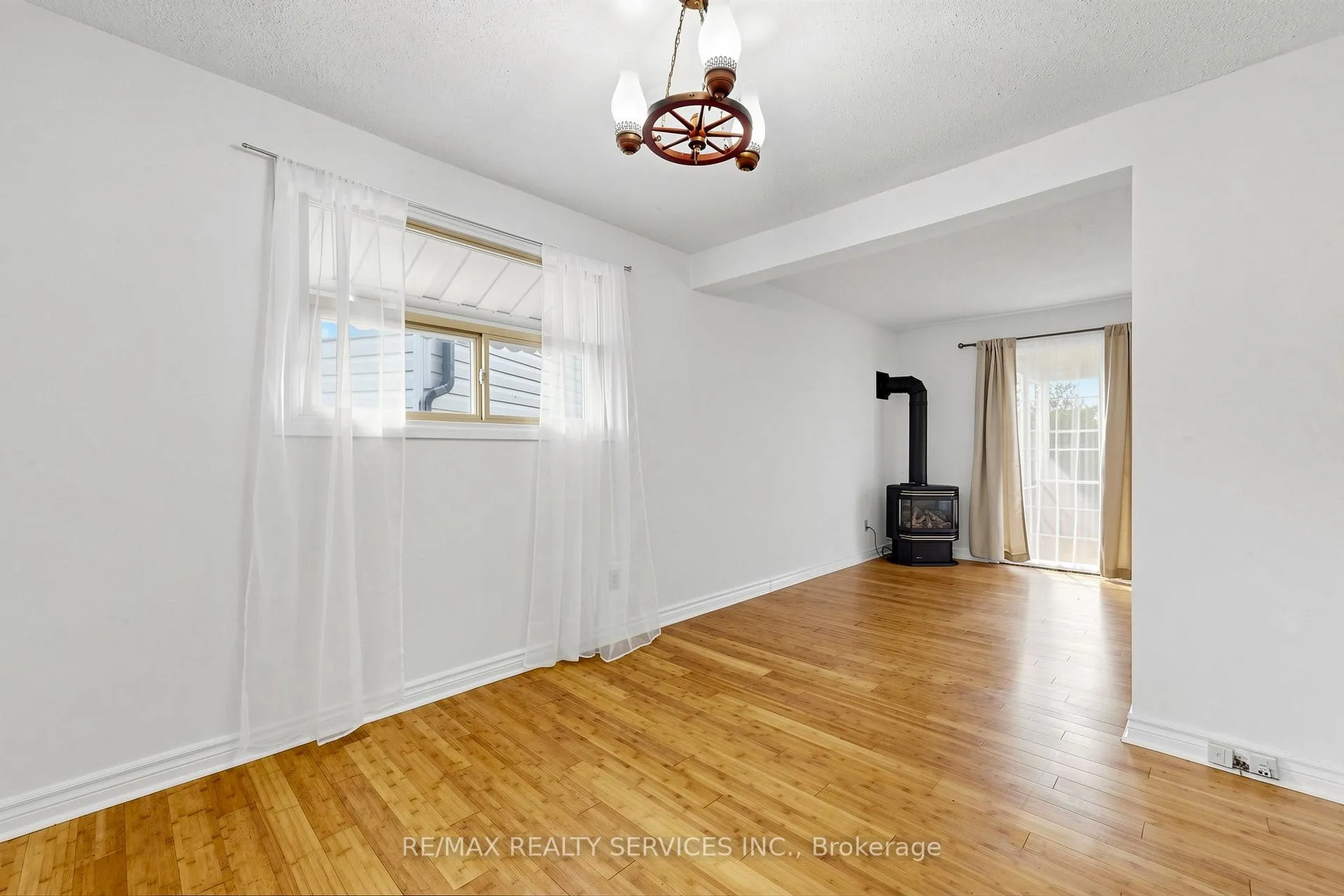 Photo 11 of 41 Huntingwood Crescent, Brampton, Central Park — HOMEH