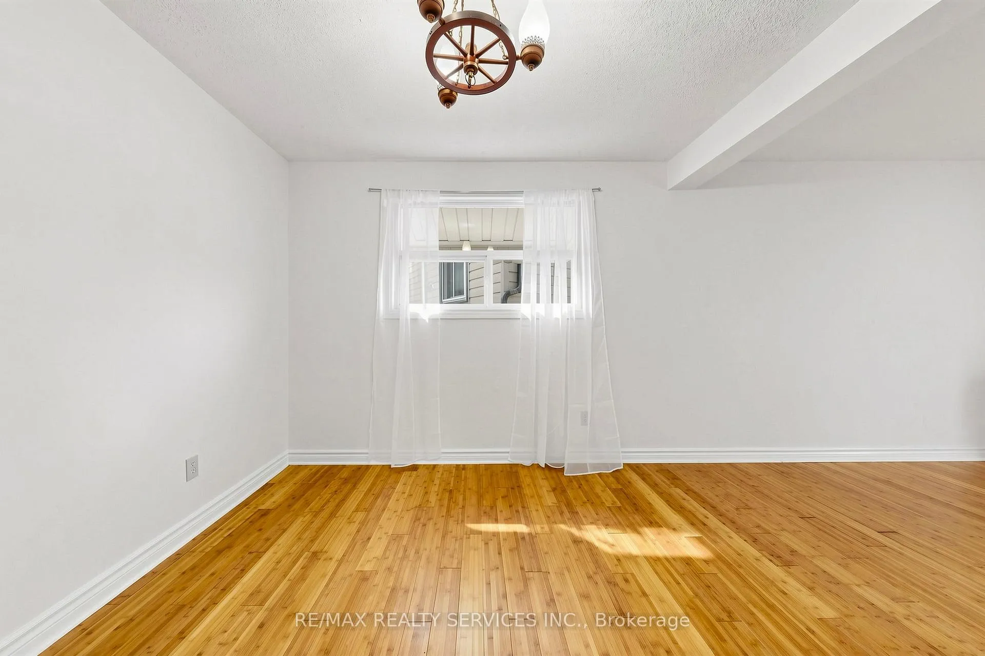 Photo 13 of 41 Huntingwood Crescent, Brampton, Central Park — HOMEH