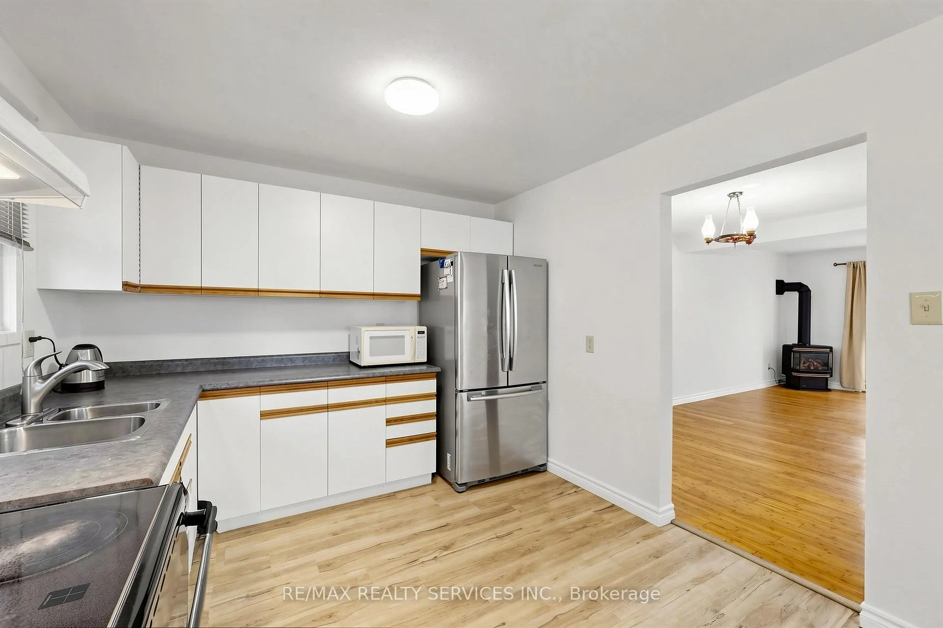 Photo 16 of 41 Huntingwood Crescent, Brampton, Central Park — HOMEH