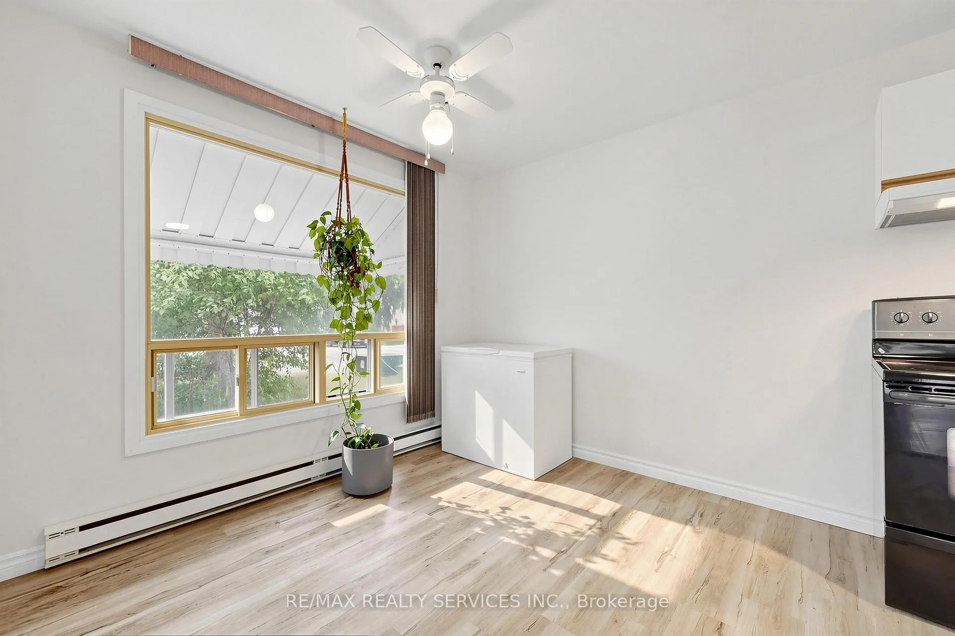 Photo 19 of 41 Huntingwood Crescent, Brampton, Central Park — HOMEH