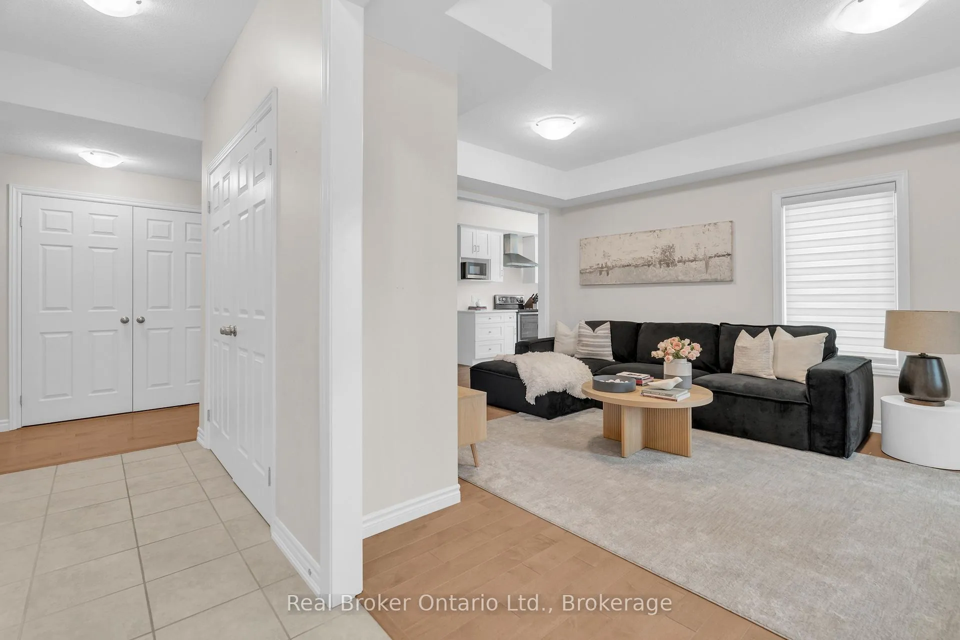 Photo 12 of Unit 5, 107 Westra Drive, Guelph, Willow West/Sugarbush/West Acres — HOMEH