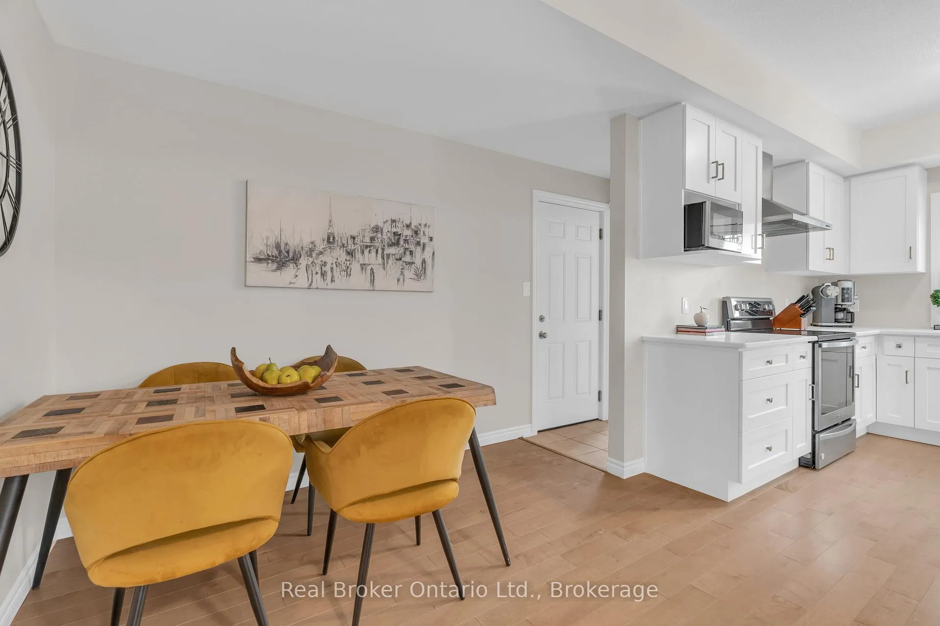 Photo 18 of Unit 5, 107 Westra Drive, Guelph, Willow West/Sugarbush/West Acres — HOMEH