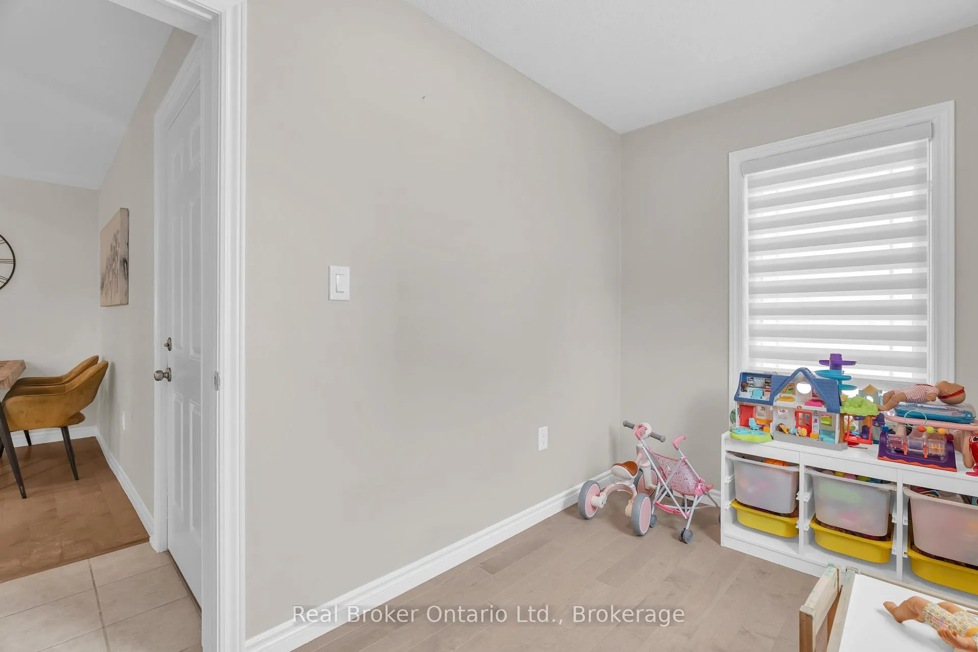 Photo 24 of Unit 5, 107 Westra Drive, Guelph, Willow West/Sugarbush/West Acres — HOMEH