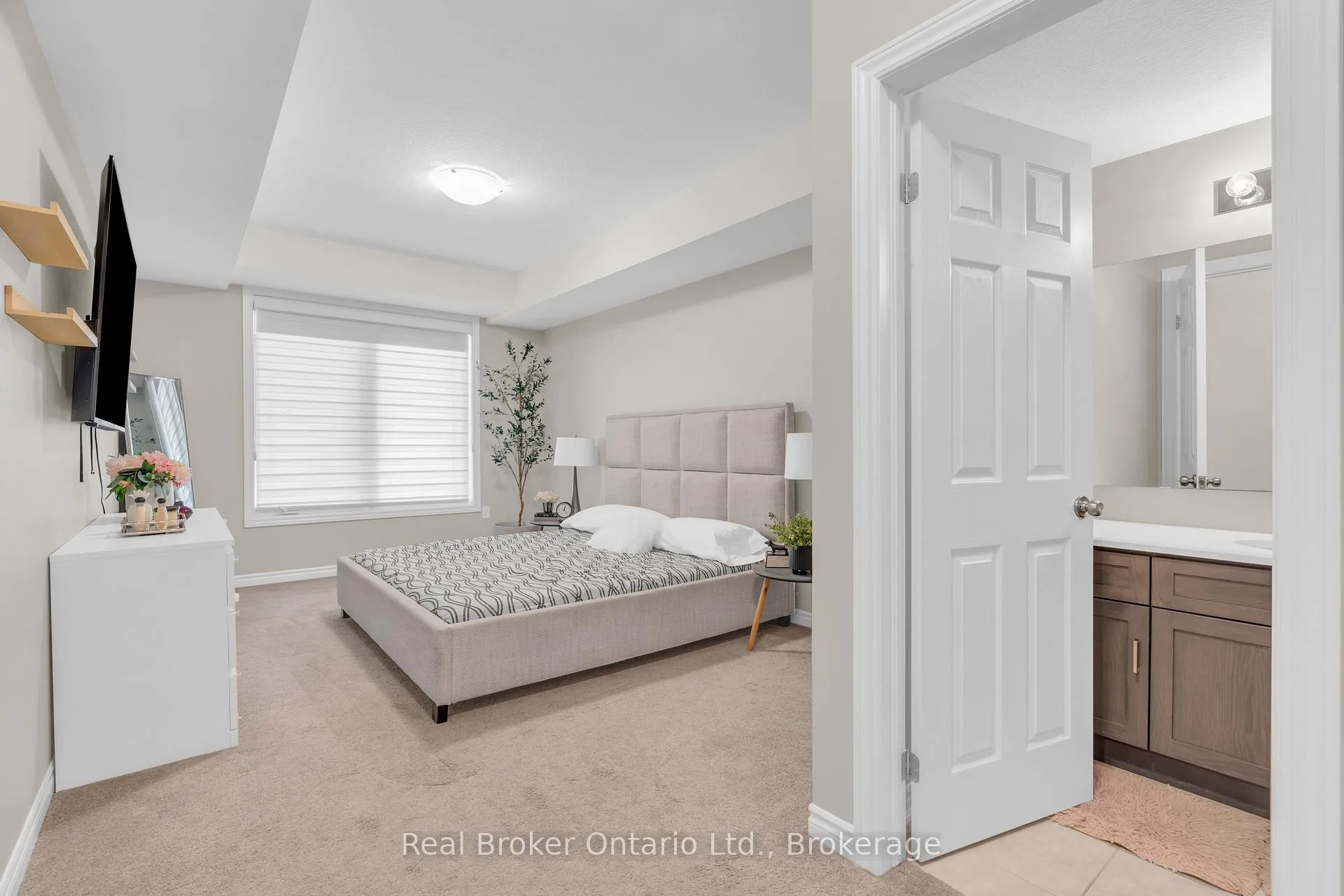 Photo 25 of Unit 5, 107 Westra Drive, Guelph, Willow West/Sugarbush/West Acres — HOMEH