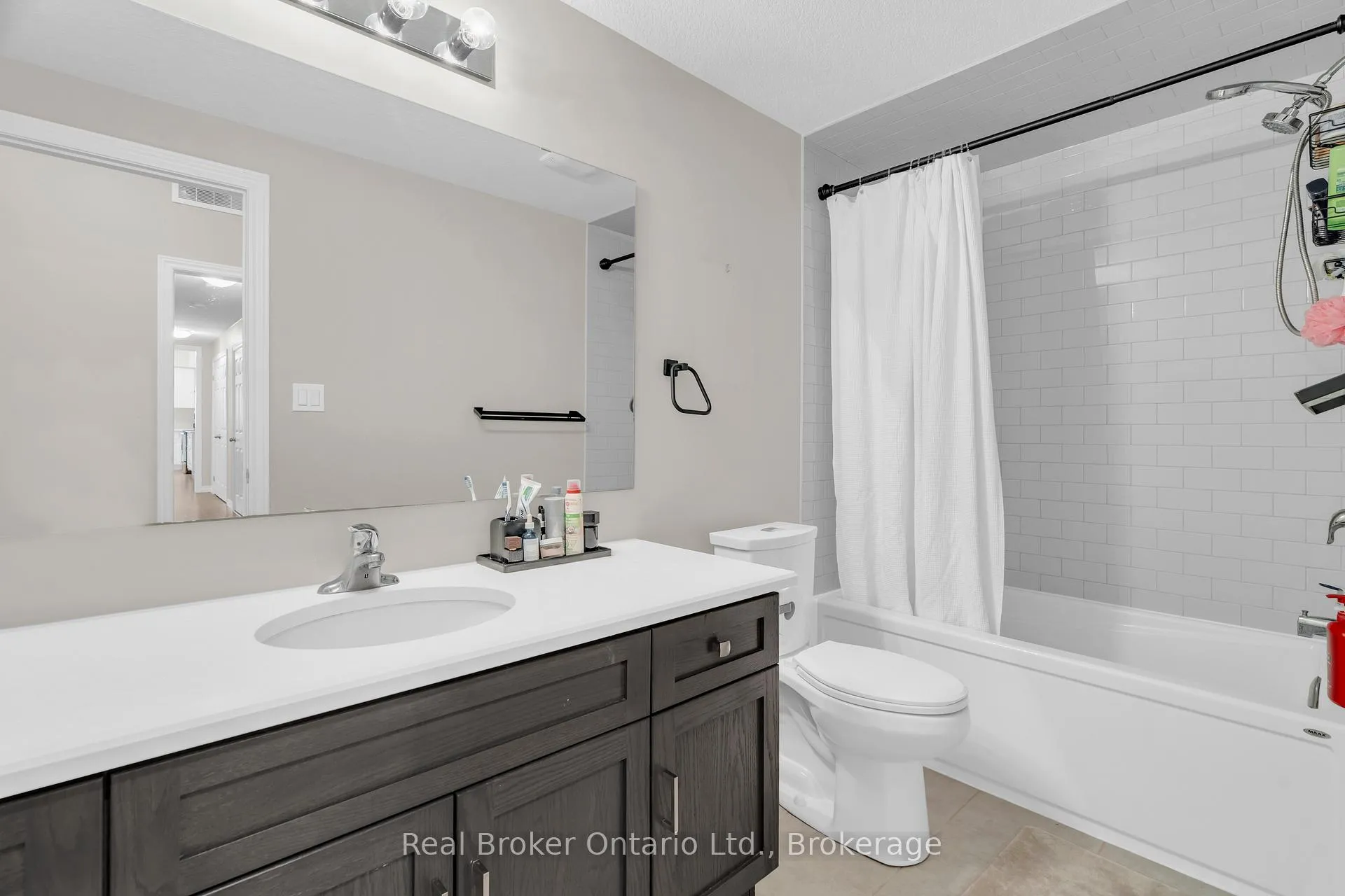 Photo 28 of Unit 5, 107 Westra Drive, Guelph, Willow West/Sugarbush/West Acres — HOMEH