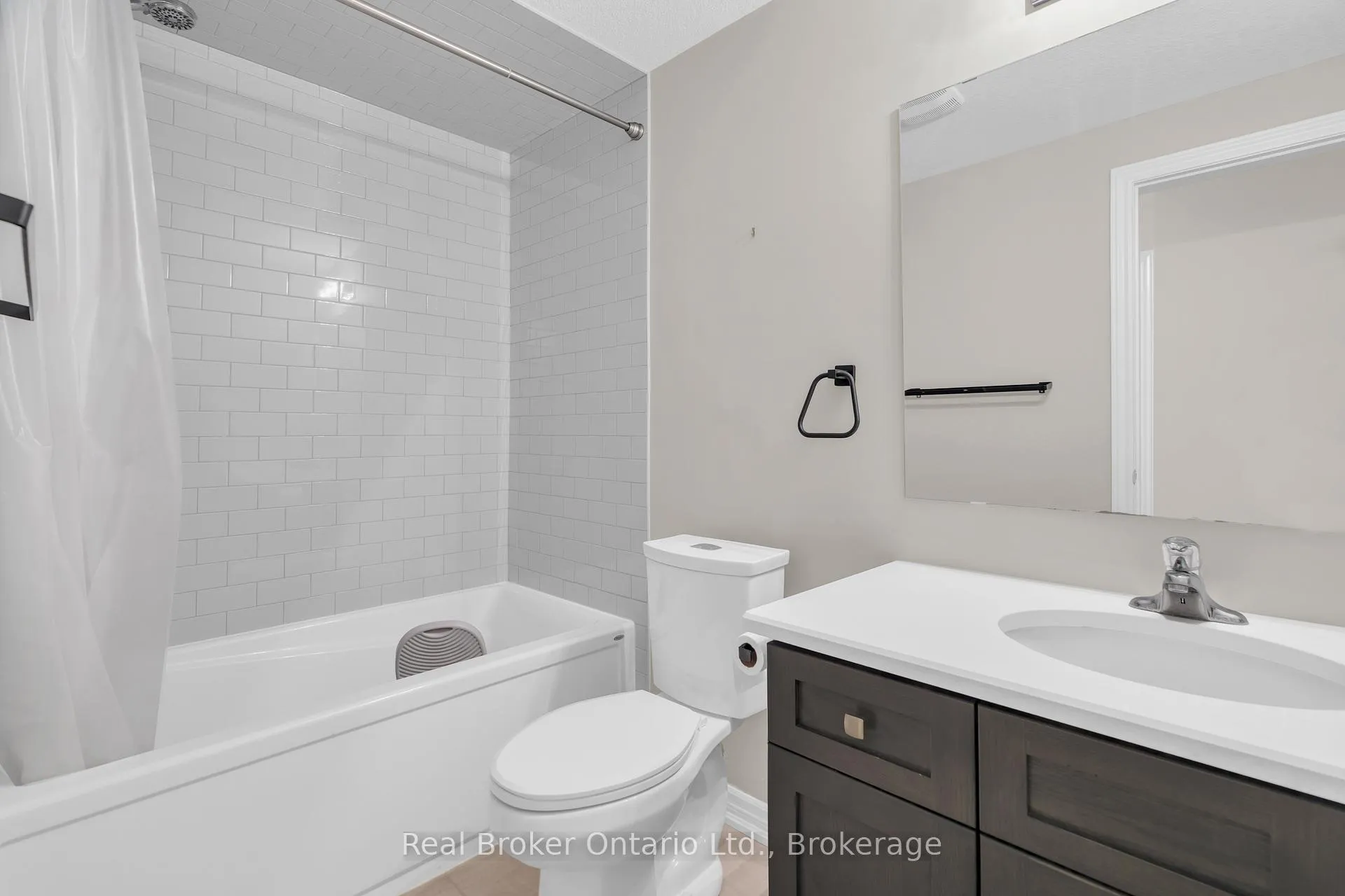 Photo 29 of Unit 5, 107 Westra Drive, Guelph, Willow West/Sugarbush/West Acres — HOMEH
